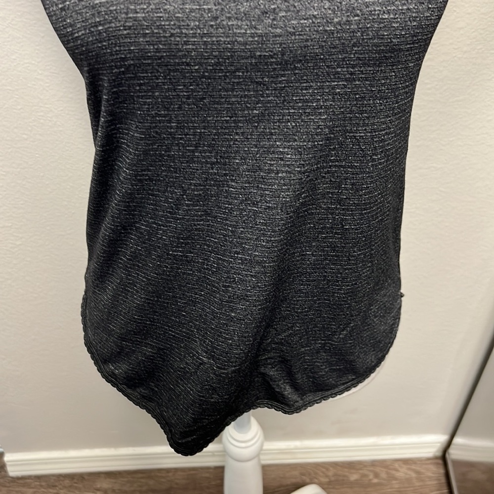 Lululemon top - Picture 3 of 5